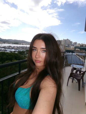 dharma Nahé Úniky OnlyFans Fotka 18