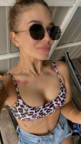 dinalonely Nahé Úniky OnlyFans Fotka 5