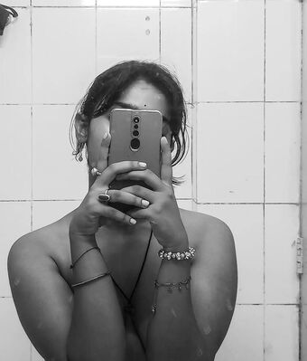 Disha Nahé Úniky OnlyFans Fotka 1