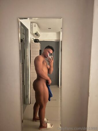 dm1998 Nahé Úniky OnlyFans Fotka 1