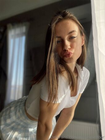 dollynextdoor