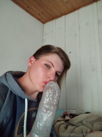 edytrap Nahé Úniky OnlyFans Fotka 2