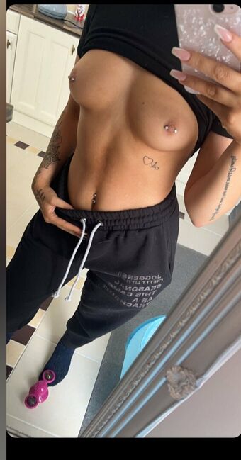EEmmaxox Nahé Úniky OnlyFans Fotka 16