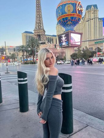 Ella Netzer Nahé Úniky OnlyFans Fotka 175