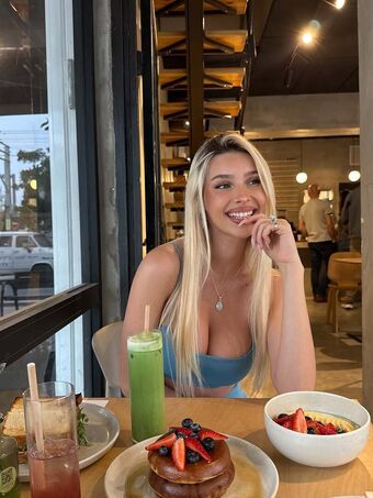 Ella Netzer Nahé Úniky OnlyFans Fotka 179