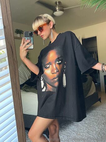 ellabeefreshman