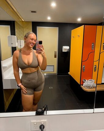 Elloise Nahé Úniky OnlyFans Fotka 30