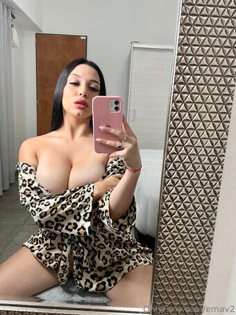 emav2 Nahé Úniky OnlyFans Fotka 5