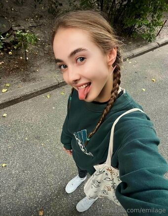 emilage Nahé Úniky OnlyFans Fotka 115