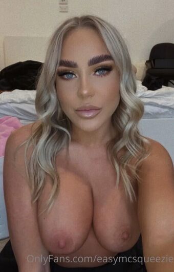 Emily McCarthy Nahé Úniky OnlyFans Fotka 80