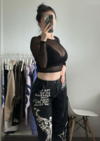 Emmo Nahé Úniky OnlyFans Fotka 14