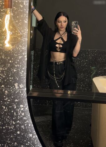 Emmo Nahé Úniky OnlyFans Fotka 15