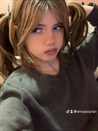 emoassyrian Nahé Úniky OnlyFans Fotka 9
