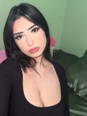 Emptycupcakee Nahé Úniky OnlyFans Fotka 7