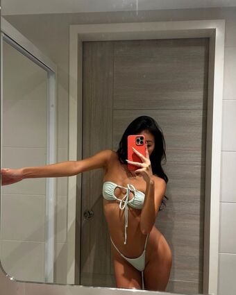 Estugh Nahé Úniky OnlyFans Fotka 6
