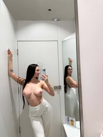 eva_elf Nahé Úniky OnlyFans Fotka 16
