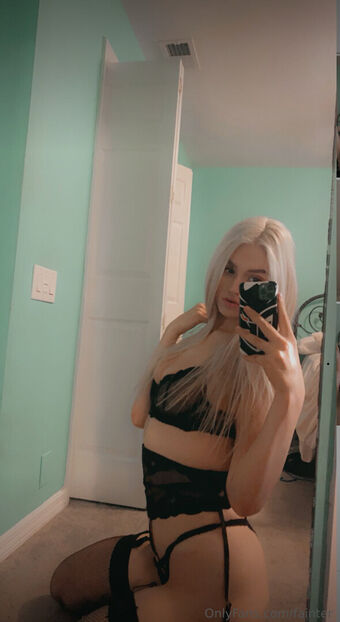 Fainter Nahé Úniky OnlyFans Fotka 12