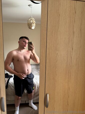 fattracklad Nahé Úniky OnlyFans Fotka 19