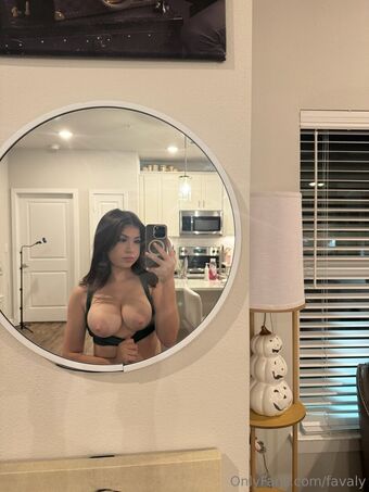favaly Nahé Úniky OnlyFans Fotka 9
