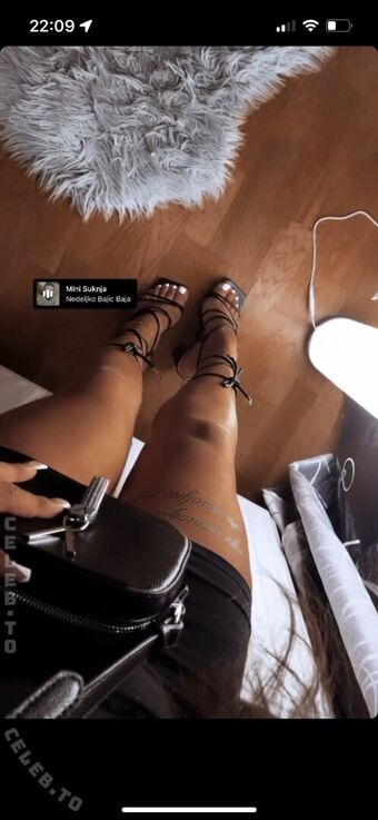 Feets Nahé Úniky OnlyFans Fotka 2