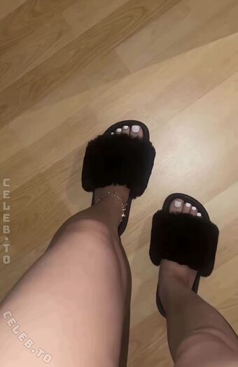 Feets Nahé Úniky OnlyFans Fotka 4