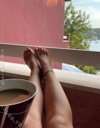 Feets Nahé Úniky OnlyFans Fotka 8