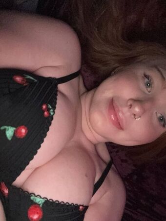 Fieryredcheeks Nahé Úniky OnlyFans Fotka 12