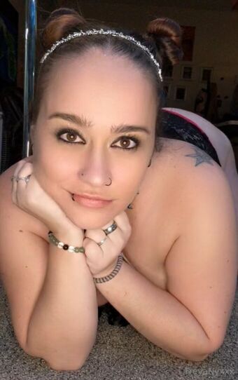 freyanyx Nahé Úniky OnlyFans Fotka 13