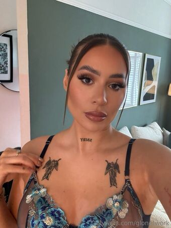 glonetwork Nahé Úniky OnlyFans Fotka 13