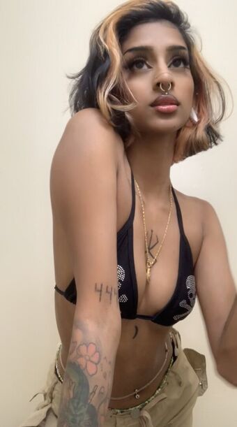 Graveyardkitty_ Nahé Úniky OnlyFans Fotka 18
