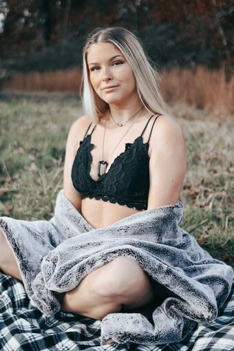 Hannah Bourque Nahé Úniky OnlyFans Fotka 3