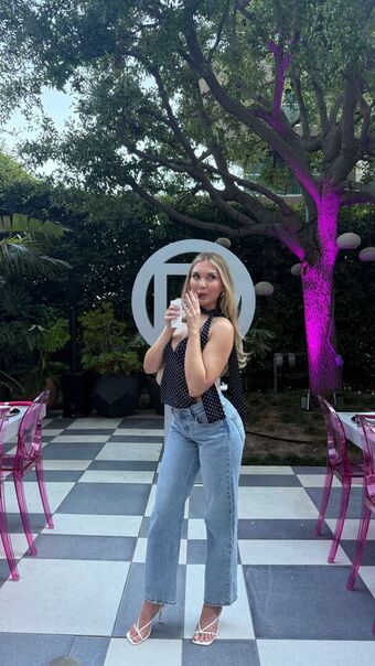 Hannah Fields Nahé Úniky OnlyFans Fotka 14