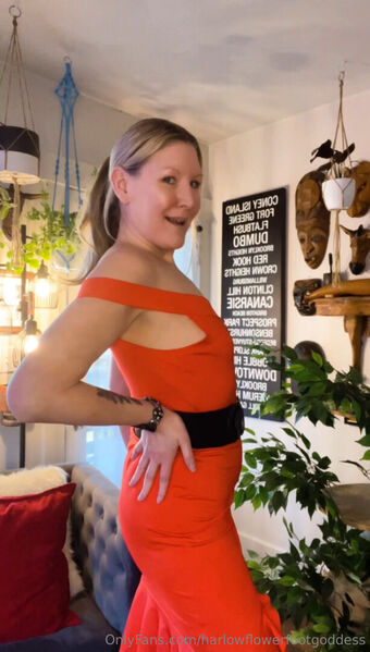 harlowflowerfootgoddess