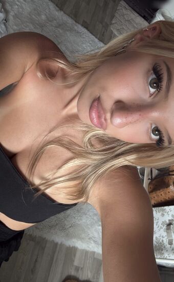 Heidi Nahé Úniky OnlyFans Fotka 8