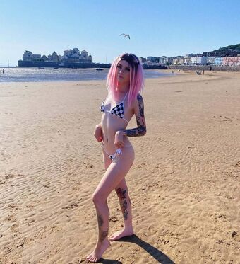 hell0kittyglock Nahé Úniky OnlyFans Fotka 8