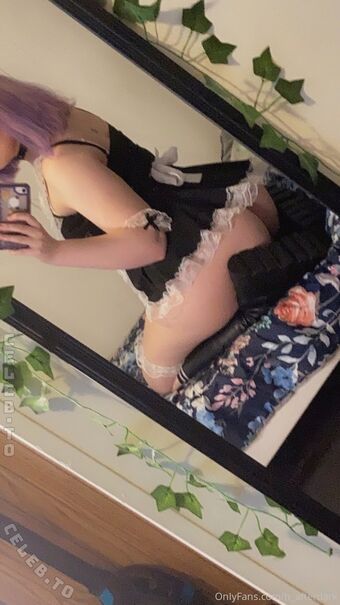 Hellence Nahé Úniky OnlyFans Fotka 3