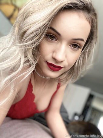 hellohaileyy Nahé Úniky OnlyFans Fotka 11