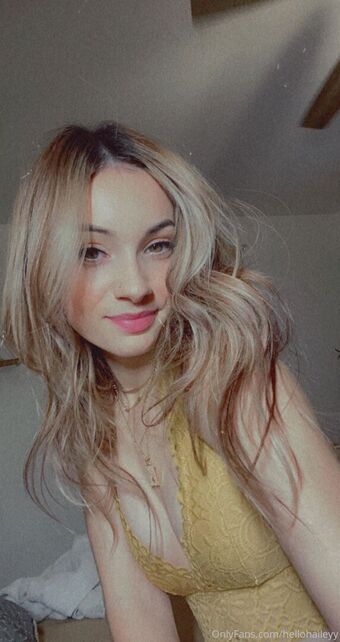 hellohaileyy Nahé Úniky OnlyFans Fotka 16