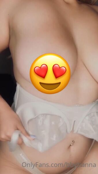 Helloporscha Nahé Úniky OnlyFans Fotka 4