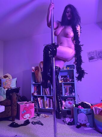 hellzkitten Nahé Úniky OnlyFans Fotka 12