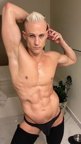 infinityreverse Nahé Úniky OnlyFans Fotka 18