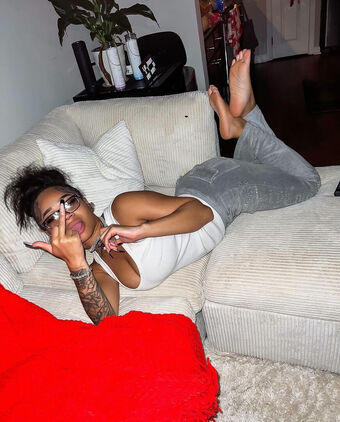 insuiwetrust Nahé Úniky OnlyFans Fotka 4