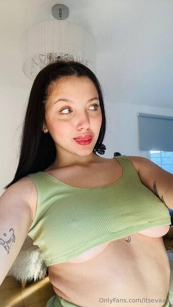 itsevaaa Nahé Úniky OnlyFans Fotka 20