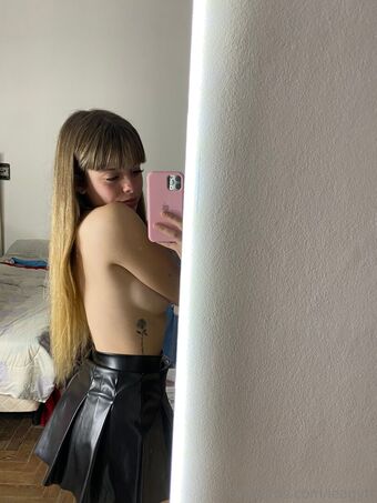 itsleaaa Nahé Úniky OnlyFans Fotka 16