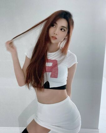 Jasmina Nahé Úniky OnlyFans Fotka 16