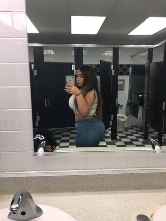 Jenessa Nahé Úniky OnlyFans Fotka 9