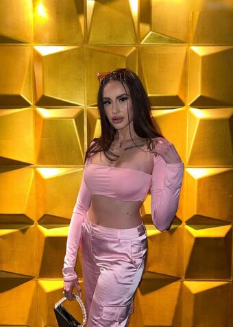 Joyyy Nahé Úniky OnlyFans Fotka 2
