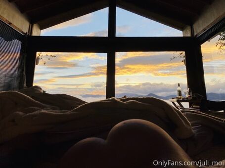 juli_moi Nahé Úniky OnlyFans Fotka 3