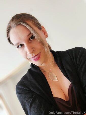 julia.x Nahé Úniky OnlyFans Fotka 1