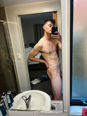 justmax- Nahé Úniky OnlyFans Fotka 7